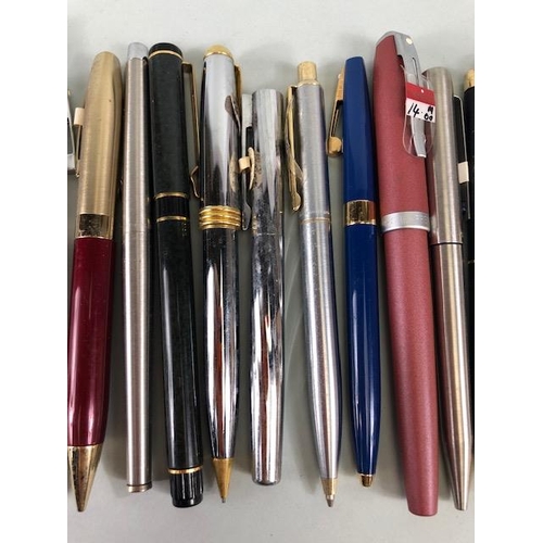 126 - Vintage Pens, collection of vintage 1980s ball point pens, Fountain pens, and propelling Pencils, by... 