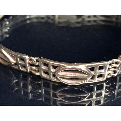 15 - 9ct Gold Bracelet with open work rectangular panels approx 19cm in length and 15.9g