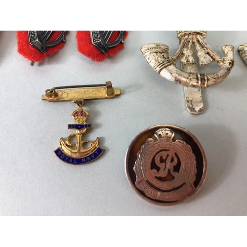 165 - Military interest, WW2 British medal group being 39-45 star, France and Germany Star, Defence Medal ... 