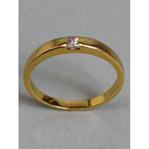 18 - 18ct Gold Band set with a single cushion cut Diamond size approx 'T' and total weight approx 4.5g