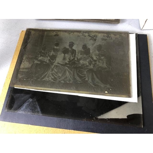 183 - Antique photographic interest, Underwood and Underwood of New York stereoscopic 1901, viewer and a c... 