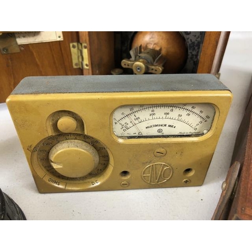 185 - Antique and vintage technology Engineering, interesting collection of various dials and gages, porta... 