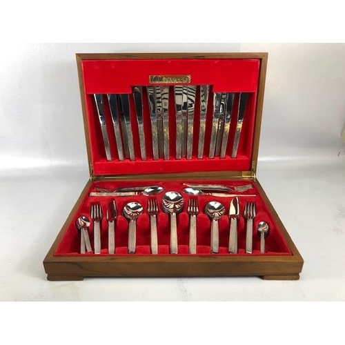 205 - Vintage Cutlery, mid Century Viners of Sheffield stainless Steel 84 piece canteen of bark design cut... 