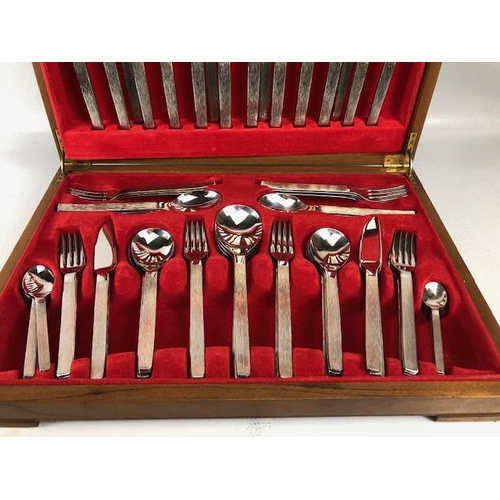 205 - Vintage Cutlery, mid Century Viners of Sheffield stainless Steel 84 piece canteen of bark design cut... 