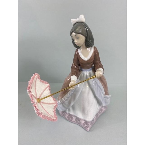 239 - Lladro, porcelain figures 010.05648 Courtney, 05211, Angel, 05210, Jolie, 07677, Art brings us toget... 