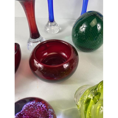 247 - Glass Paperweights and art glass collection, coprising of 12 paper weights, Caithness, Midian, Selki... 