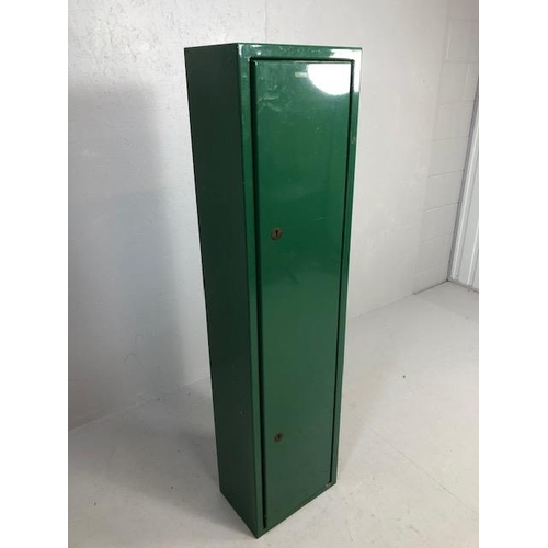 259 - Gun storage cabinet, steel with dark green enamel paint finish, single right hand door, space for 6 ... 