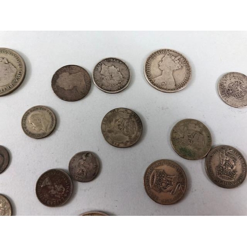 31 - Collectable coins to include silver coins, half dollars etc approx 300g