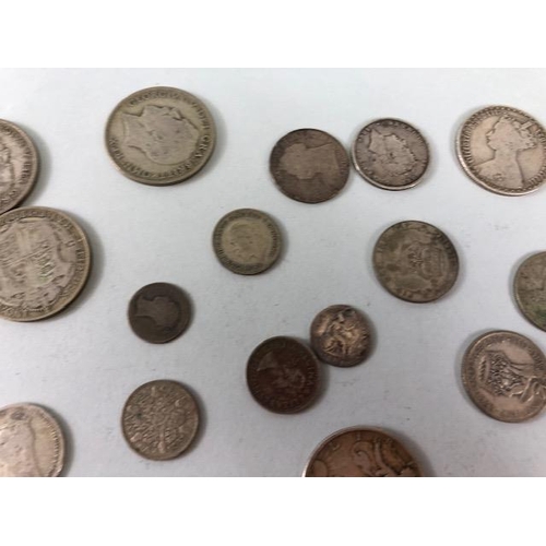 31 - Collectable coins to include silver coins, half dollars etc approx 300g