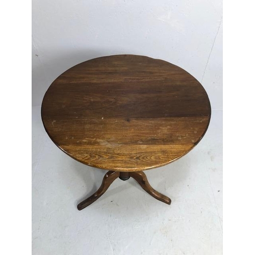 346 - Antique furniture, 19th century tilt top tea table on tripod legs approximately 67cm across