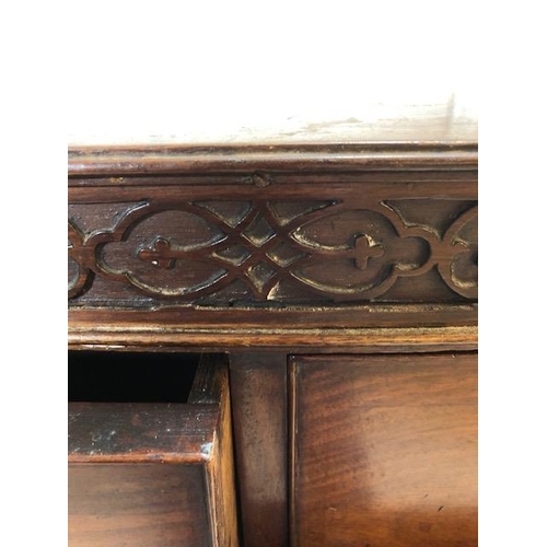 376 - Victorian five drawer chest of drawers with carved frieze detailing approx 98 x 50 x 103cm