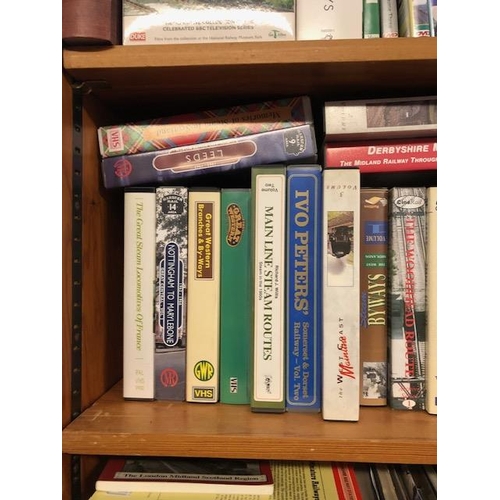 385 - Railway interest, collection modern and vintage Railway related books over 50 items, along with a qu... 