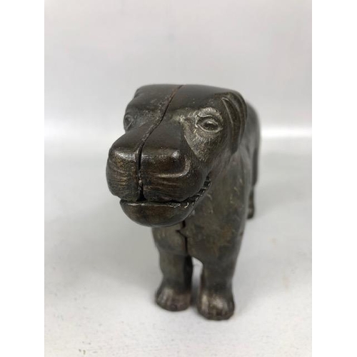 78 - Heavy metal TABLE NUT CRACKER IN THE FORM OF A DOG Early 20th Century Cast with ‘PATENT No. 273480’ ... 