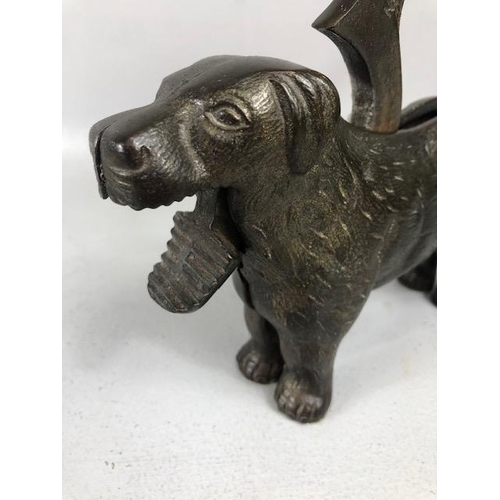 78 - Heavy metal TABLE NUT CRACKER IN THE FORM OF A DOG Early 20th Century Cast with ‘PATENT No. 273480’ ... 