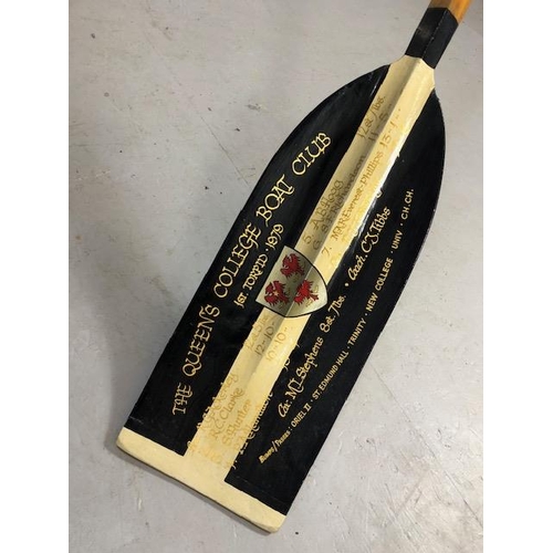 113 - Vintage Oar: An original Oxford Blues Queens College Boat Club rowing Oar. 1st TORPID 1979. OAR numb... 