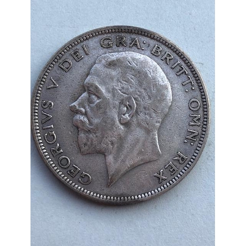 124 - Collectable coins, a group of pre 1947 silver Half crowns varying dates from George V reign, 22 in t... 