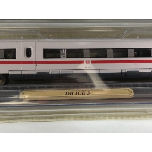 181 - Model railway interest, four N gauge engines ETR 490 Elaris, ETR 300 Settebello, ETR 490 Pendolino, ... 