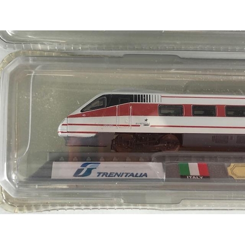 181 - Model railway interest, four N gauge engines ETR 490 Elaris, ETR 300 Settebello, ETR 490 Pendolino, ... 