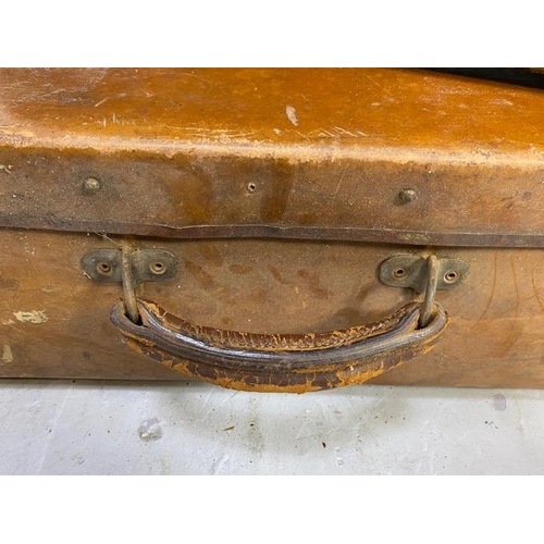 269 - Vintage luggage, modern style leather Gladstone bag and a mid century Volkan fiber suit case