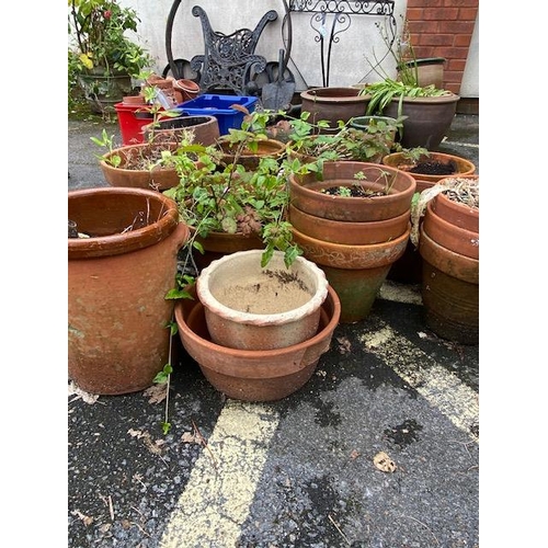 316 - Large collection of garden terracotta pots, approx 18