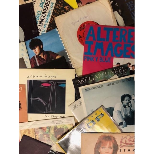 124 - Vintage Vinyl records, collection of 200+ 45rpm singles from various artists Rock and pop and dance,... 