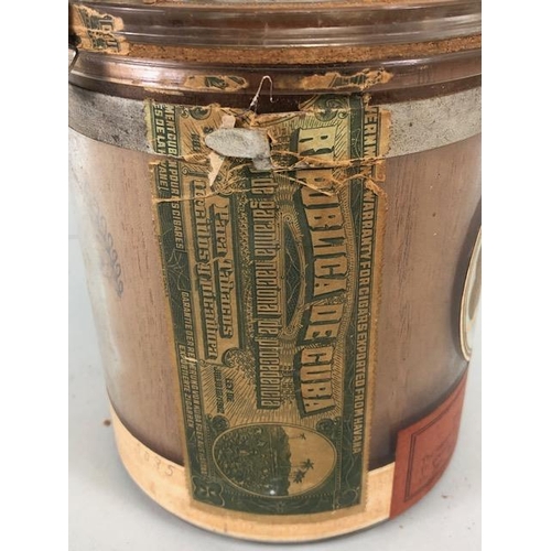 135 - Advertising interest, H UPMANN, Fabrica de Tabaacos Habana cigar storage jar in glass approximately ... 