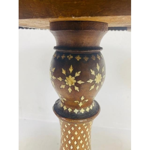 164 - Early 20th century mahogany Anglo-Indian round topped tea table with intricate bone inlay of leaves ... 