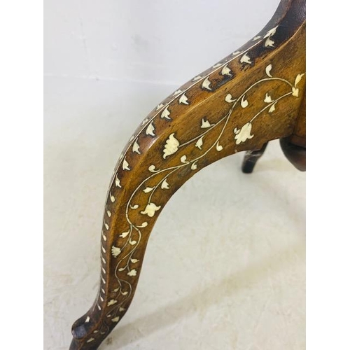 164 - Early 20th century mahogany Anglo-Indian round topped tea table with intricate bone inlay of leaves ... 