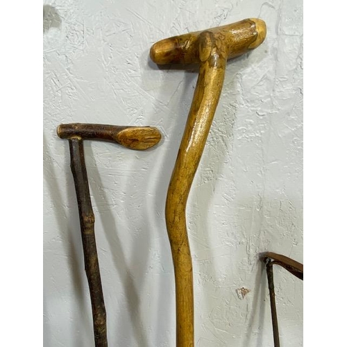 169 - Collection of various walking sticks and a riding crop (5)