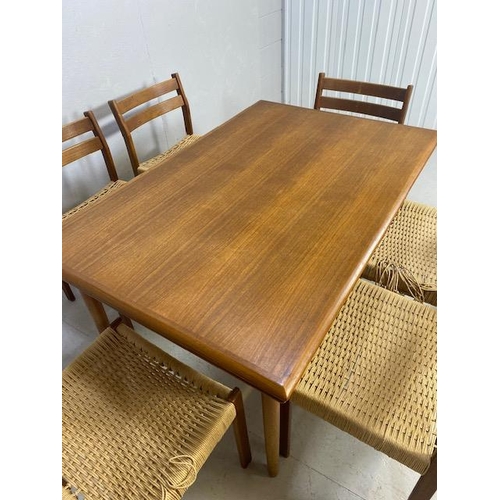 191 - Mid Century Teak extending dining table with six mid century dining chairs (A/F) table 133cm long wi... 