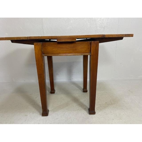 200 - Antique furniture, two draw leaf mahogany work table approximately 60 x 60cm (106cm extended)