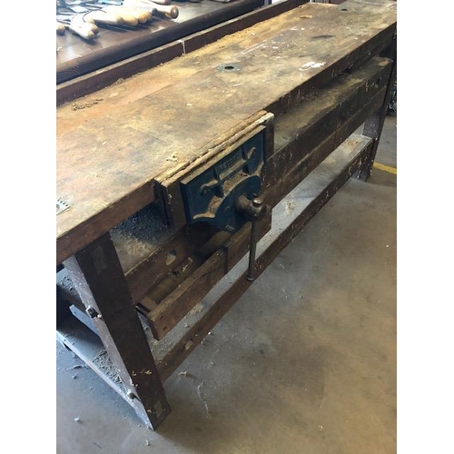 210 - Tools:Large wooden workbench with built in quick release vice by RECORD approx 183cm wide