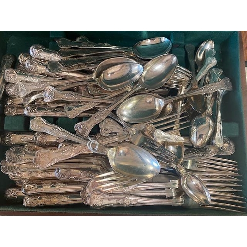 230 - Vintage Cutlery, quantity of Sheffield Kings pattern EPNS cutlery, 12 dinner knives, 11 dinner forks... 