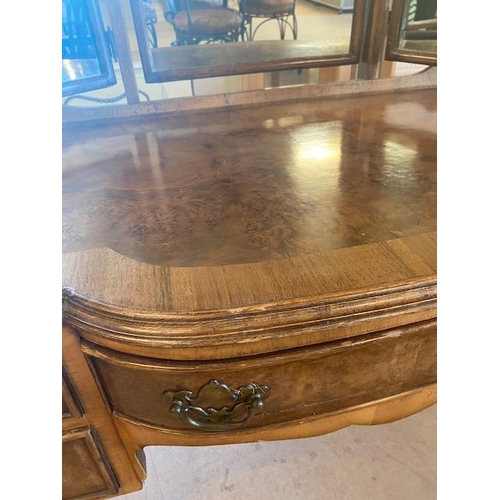 241 - Regency style dressing table on shell top cabriolet legs, 5 drawers, triple mirror, walnut and satin... 