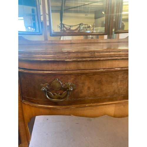 241 - Regency style dressing table on shell top cabriolet legs, 5 drawers, triple mirror, walnut and satin... 