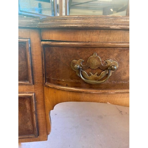 241 - Regency style dressing table on shell top cabriolet legs, 5 drawers, triple mirror, walnut and satin... 