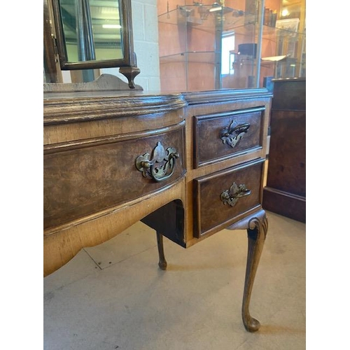 241 - Regency style dressing table on shell top cabriolet legs, 5 drawers, triple mirror, walnut and satin... 