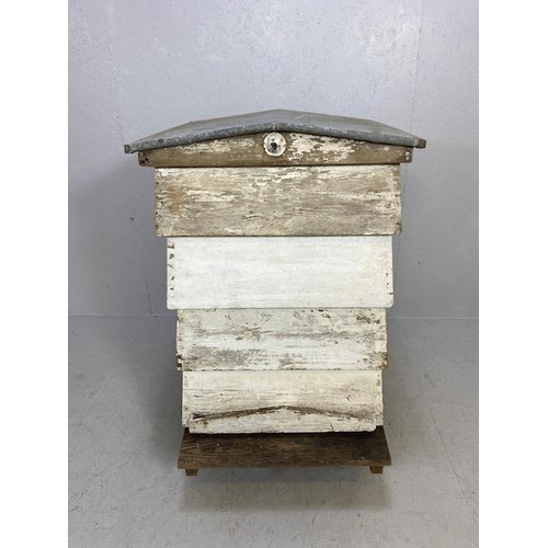 258 - Vintage full size 4 section Bee Hive 60 x 60 x 100 with metal roof