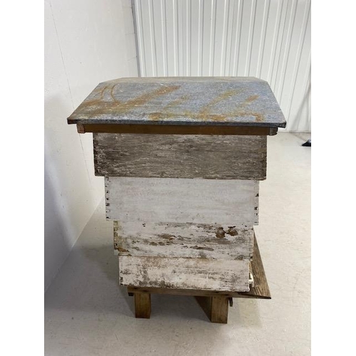 258 - Vintage full size 4 section Bee Hive 60 x 60 x 100 with metal roof