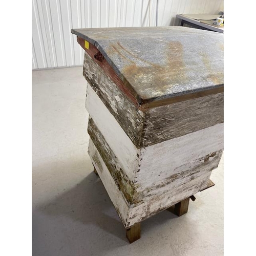 258 - Vintage full size 4 section Bee Hive 60 x 60 x 100 with metal roof