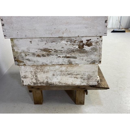 258 - Vintage full size 4 section Bee Hive 60 x 60 x 100 with metal roof