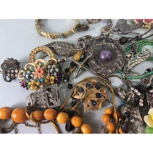 103 - Costume jewellery, collection of Antique and vintage items to include brooches , chains, bangles pen... 