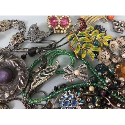 103 - Costume jewellery, collection of Antique and vintage items to include brooches , chains, bangles pen... 