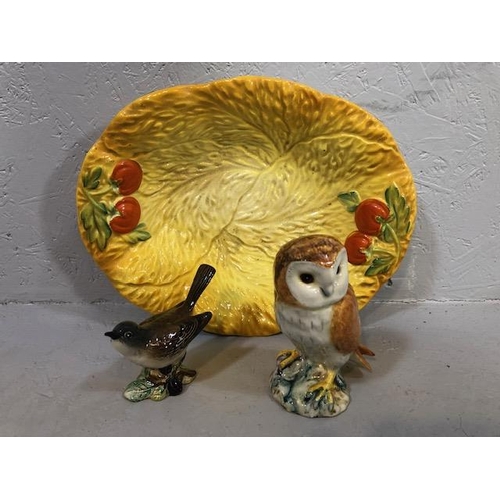 109 - Beswick  figure of an owl, Whitethrote bird, and a gold back stamp  oval pumpkin leaf dish