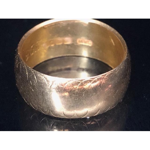 11 - 18ct Gold band size approx 'L' and 7.5g