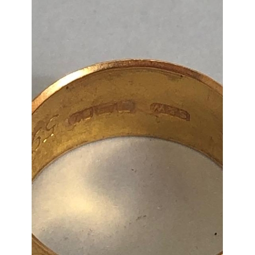 11 - 18ct Gold band size approx 'L' and 7.5g