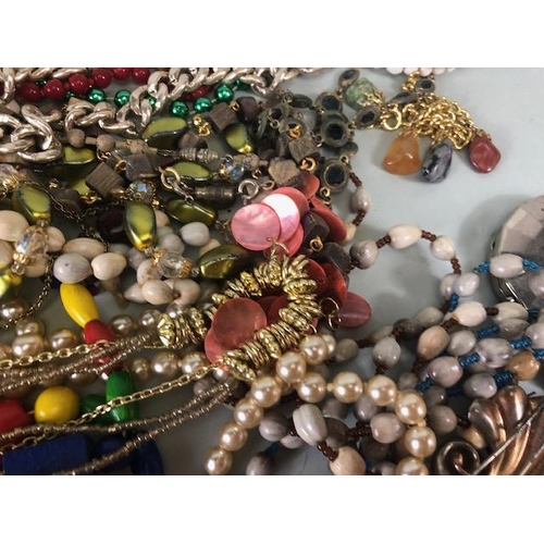 114 - Costume jewellery, to include beads, brooches, chains, bracelets, earrings, bangles etc