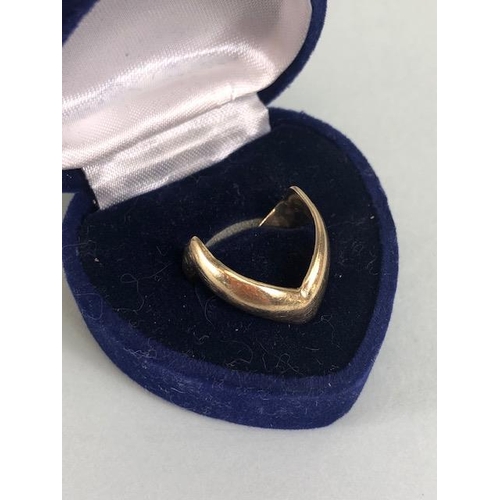 13 - 10k Gold wishbone ring size H approx 4.4g