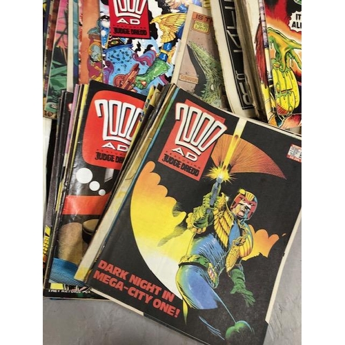 130 - Comic book interest,  large collection of 1980s 2000AD comics featuring Judge Dread,along with two 1... 