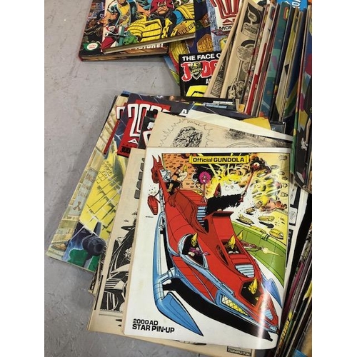 130 - Comic book interest,  large collection of 1980s 2000AD comics featuring Judge Dread,along with two 1... 